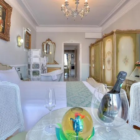 Bed & Breakfast Aba Luxury B E B Nizza