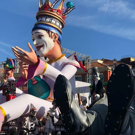 ベッド・アンド・ブレックファスト Aba Luxury B E B